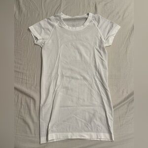 Lululemon Swiftly Tech Short Sleeve Crew Shirt white - Size 4